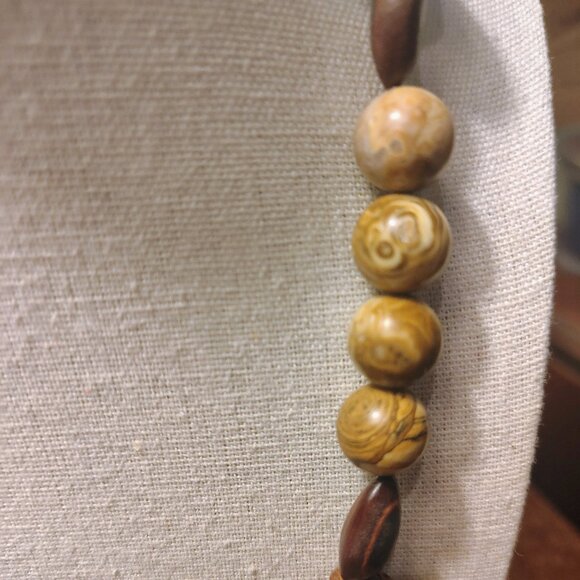 VTG 70s Chinese Asian Carved Wood Symbol Stone Beaded Rare Artisan Necklace - Picture 5 of 7